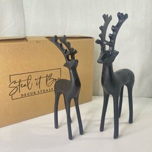Decor Steals ‘Steal it Box’ 2 piece Black Metal Reindeer Figurines NIB